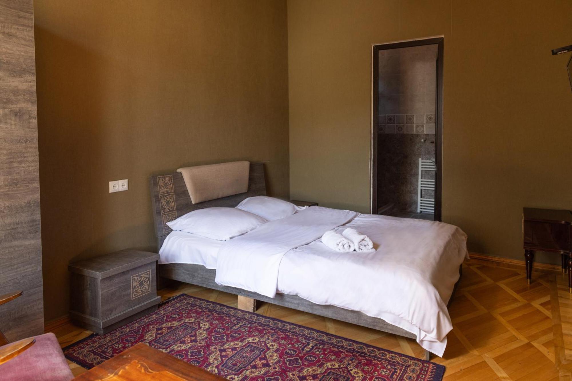 Wine House Hotel Tbilisi Quarto foto