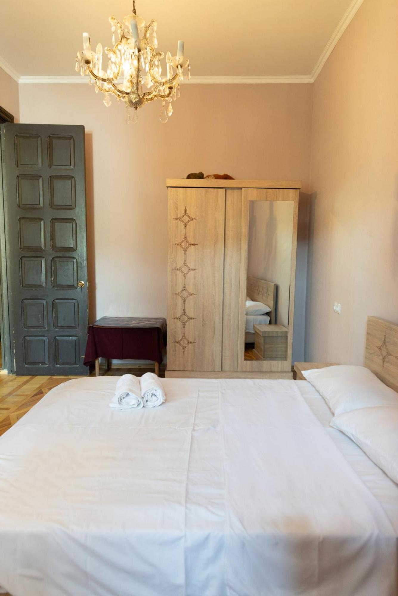 Wine House Hotel Tbilisi Quarto foto