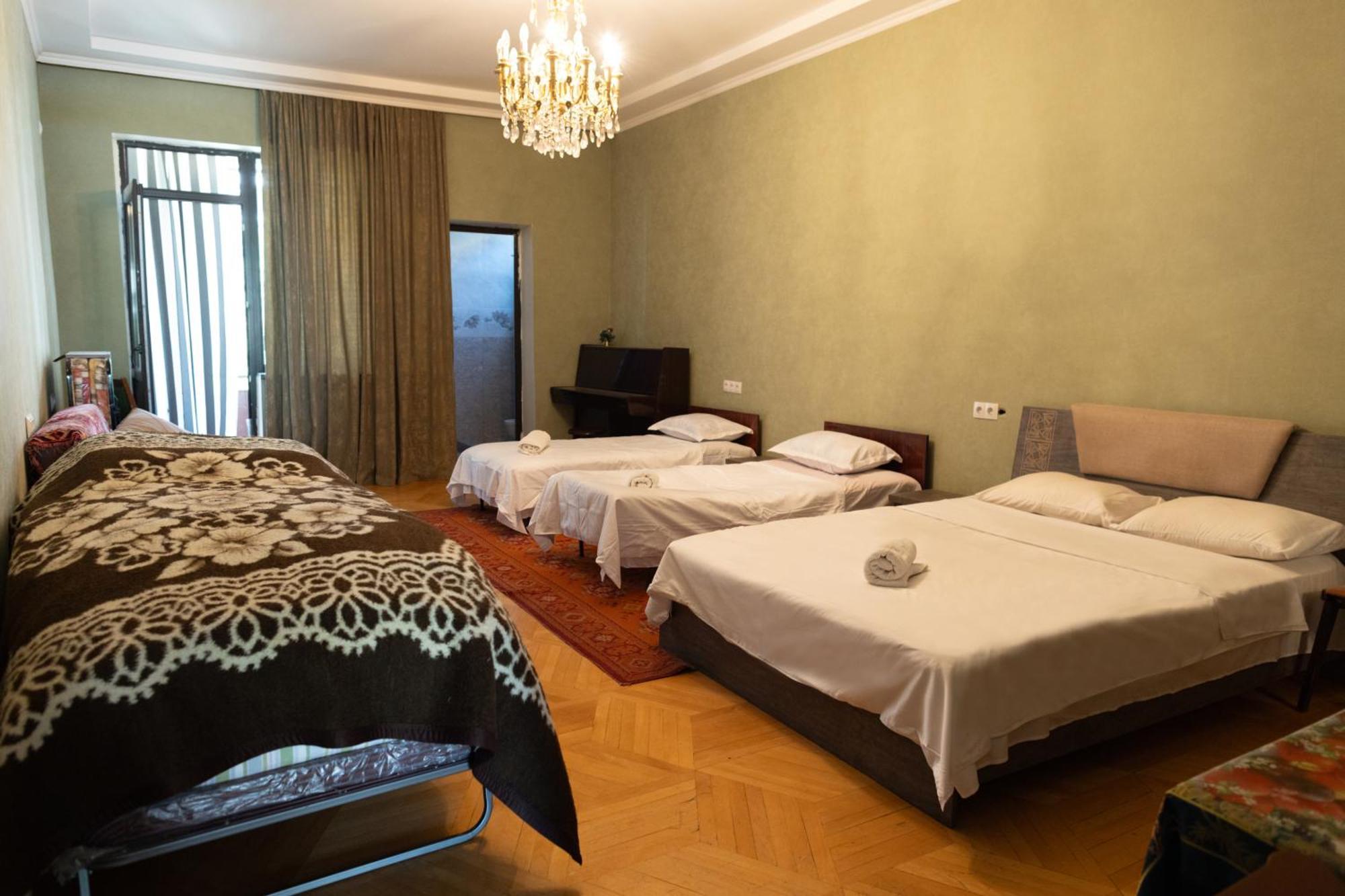 Wine House Hotel Tbilisi Quarto foto